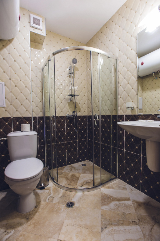 Avenue Deluxe Hotel
