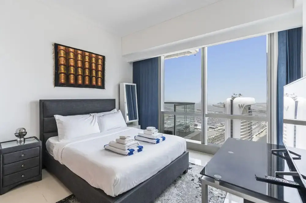 Luxury at Ocean Heights Views Dubai Marina 4 Beds Sleeps 8