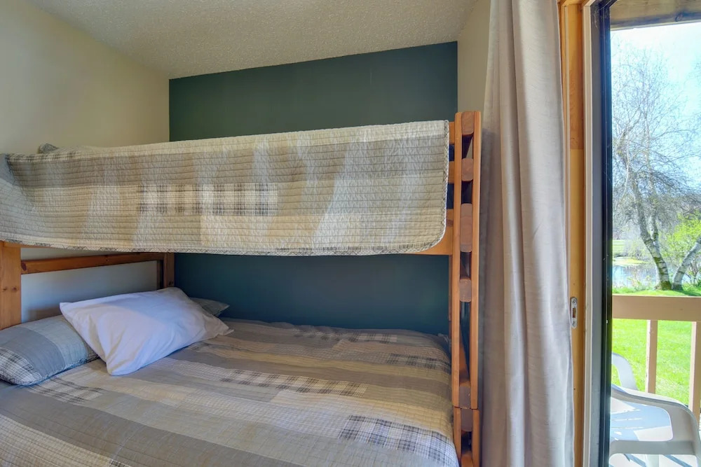 Schuss Mountain Resort Condo: Steps to Golf!