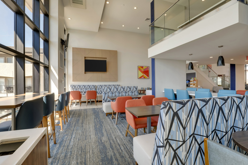 Holiday Inn Express Hotel & Suites Branson 76 Central by IHG