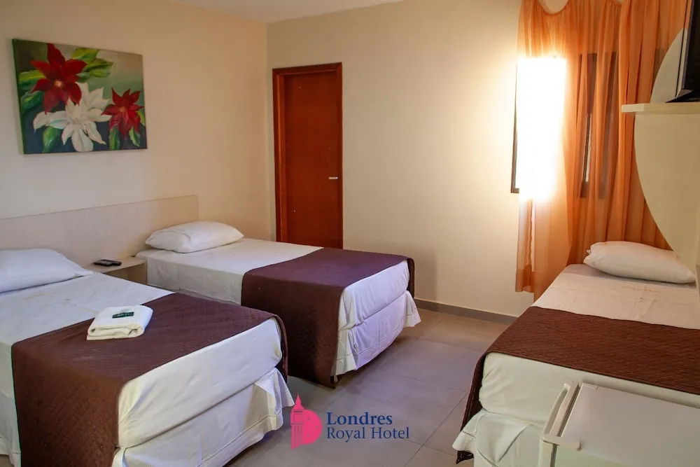 Londres Royal Hotel - Cama de alvenaria