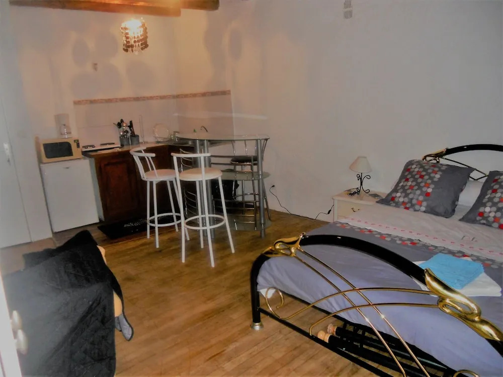 Yzadora Studio