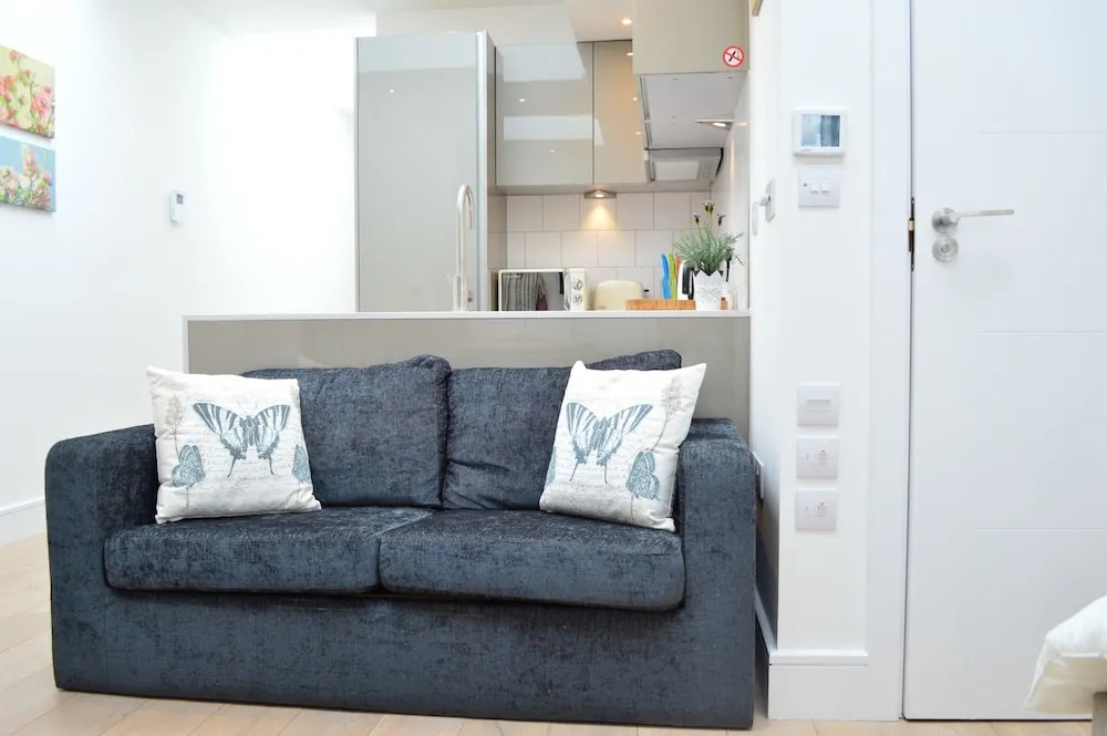 Beautiful Brand New 2 Bed Studio in Hammersmith