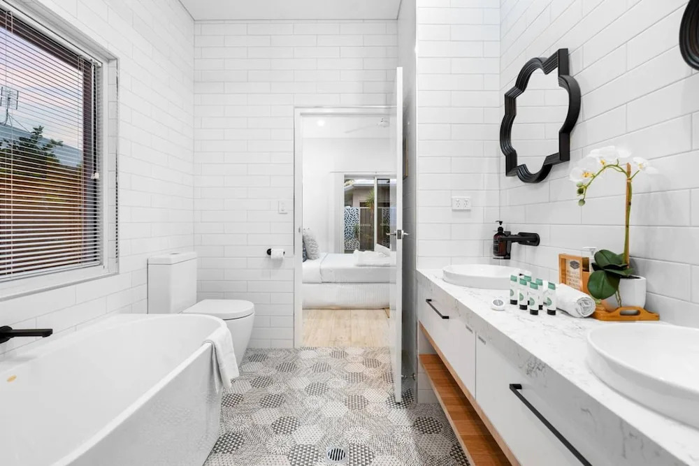 Zenhouse Solstice Designer 4-br Executive Retreat