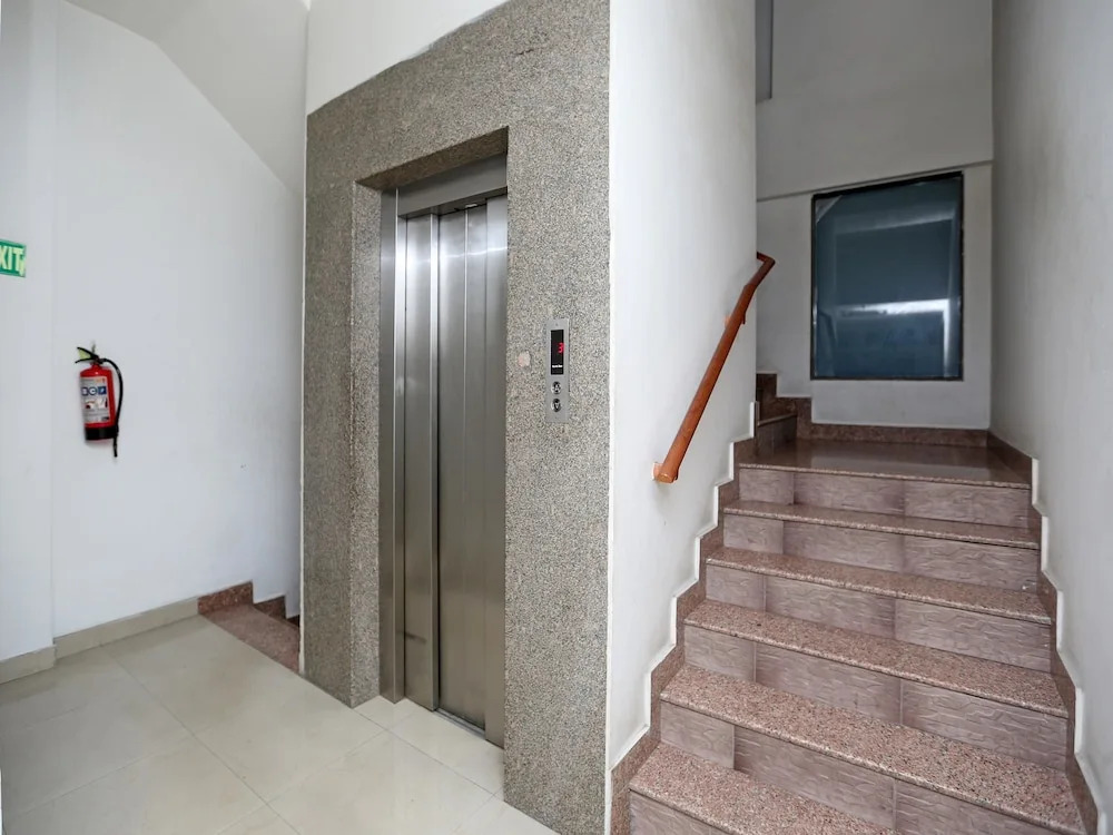OYO 16004 Le Crescent