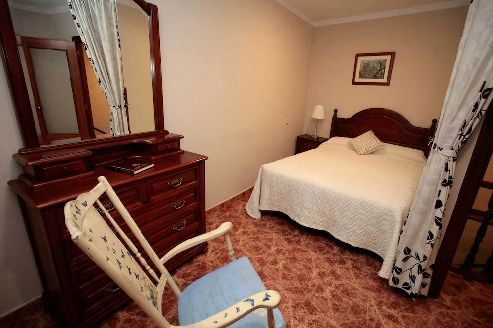 APARTAMENTOS. TURIS. CASTIELLO