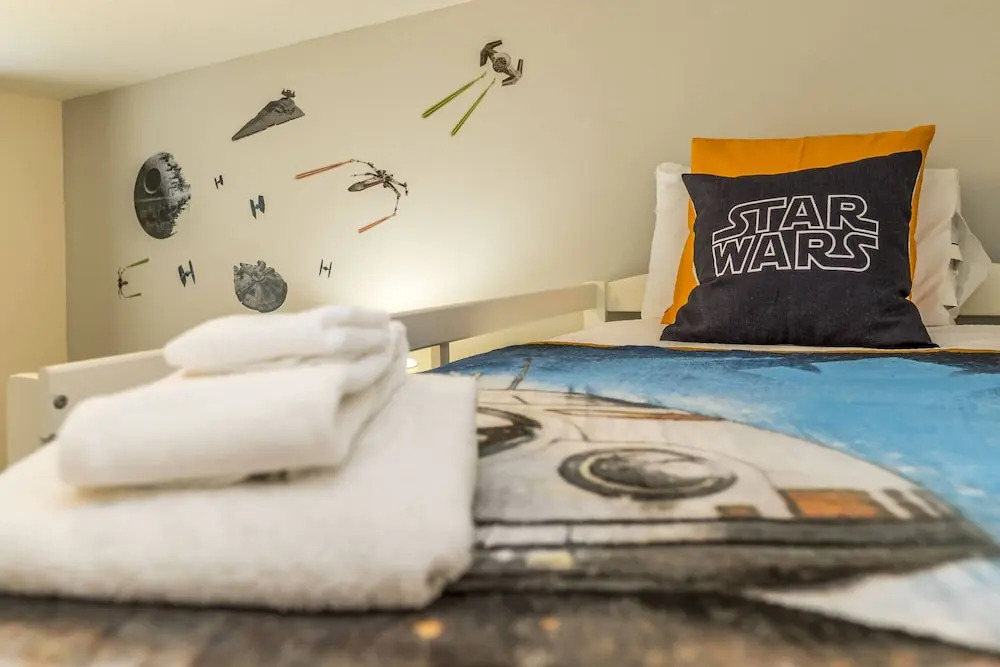 Roomy Town Home, Mickey-themed Bedroom! #4bv550