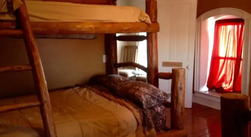 Tallgrass Lodge Bed and Breakfast