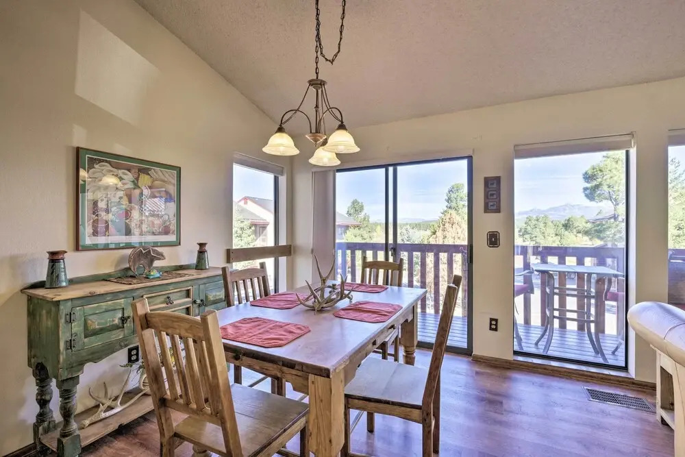 Cozy Pagosa Condo: Stunning Mountain & Lake Views!