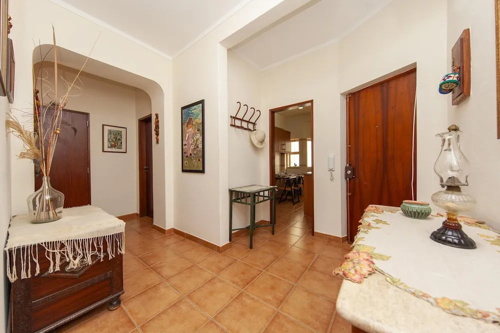 B56 - Baluarte Cul de Sac Flat in Lagos