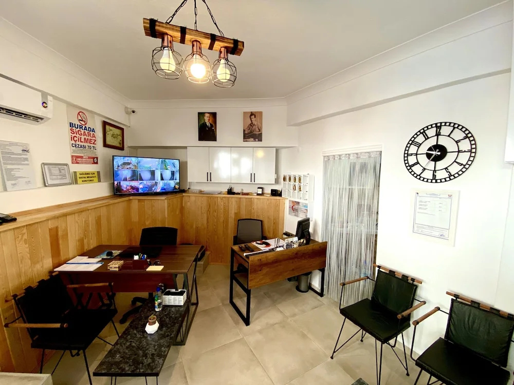 Sakin Otel