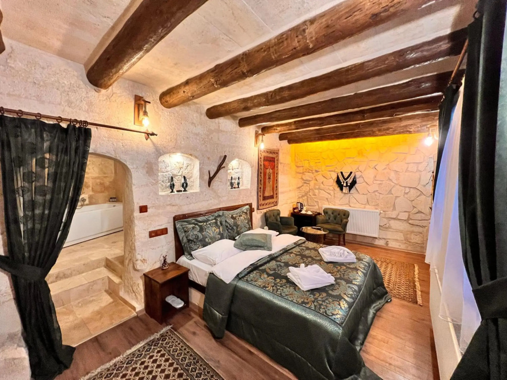 Shadow Cave House