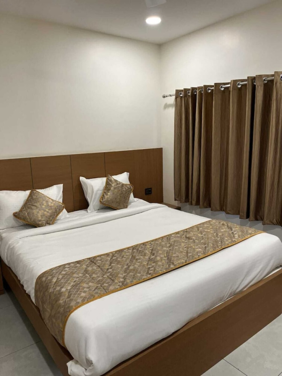 Urban Stays Service Apartment, Nagpur