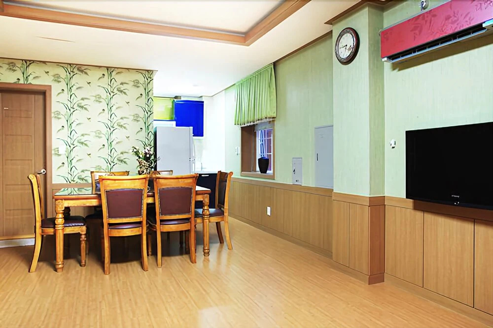 Ganghwa Haeneomi Pension