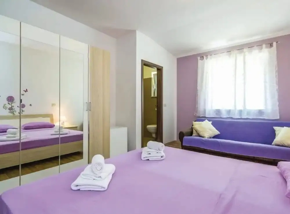 Cozy One Bedroom Apartment With Terrace