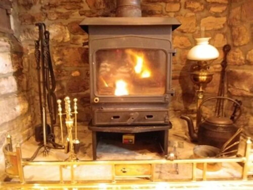 The Dainty Den, Headgate Farm