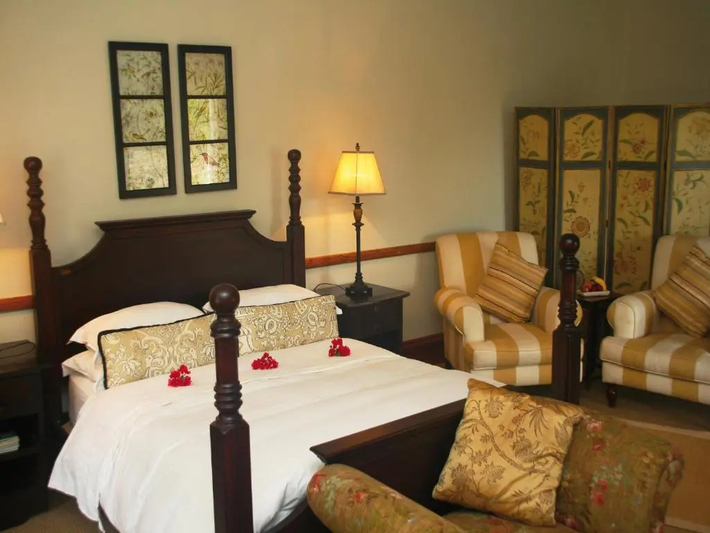 Leeuwenbosch Shearers Lodge - Amakhala Game Reserve