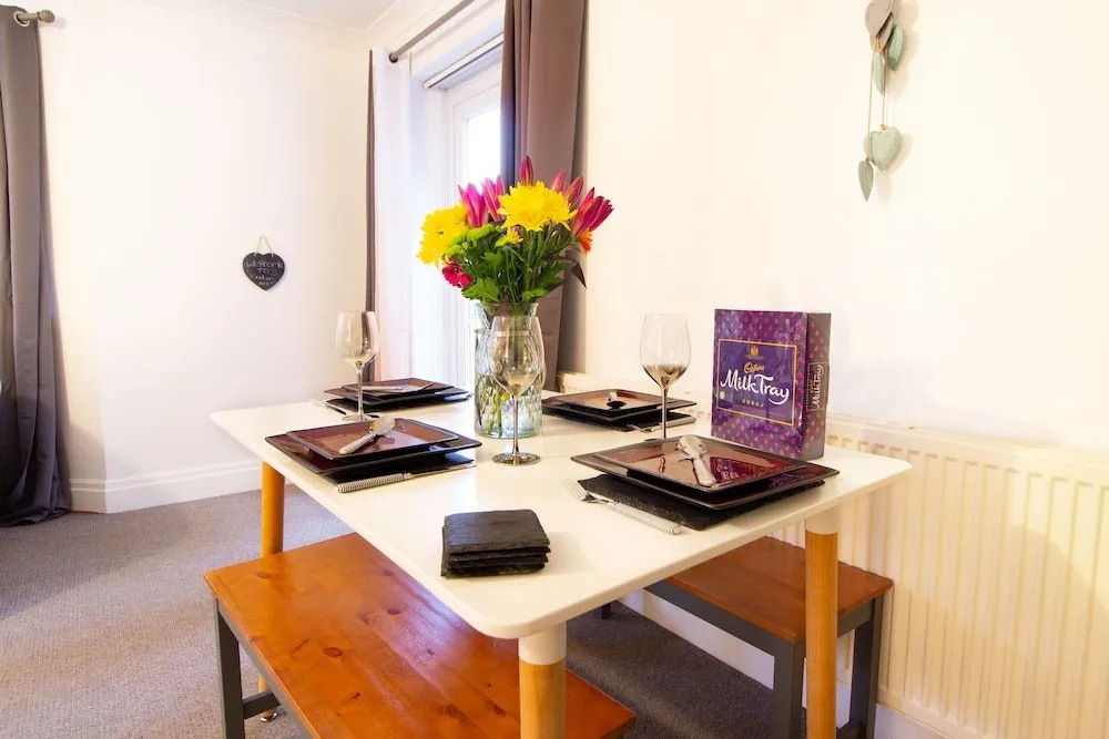 Old Lodge Apartment