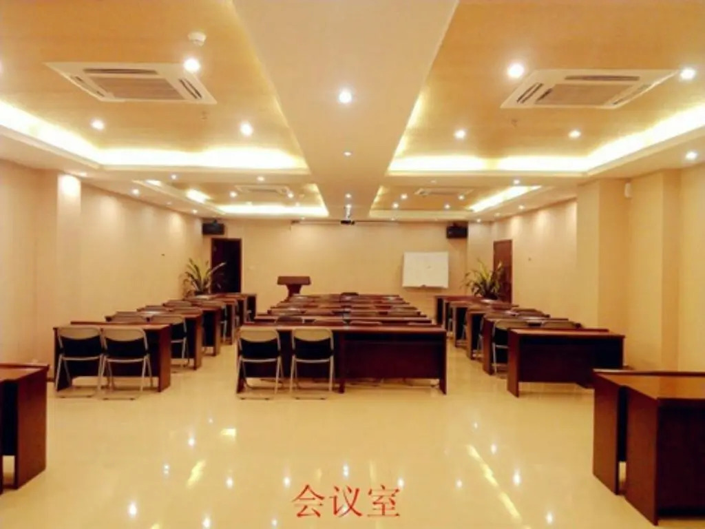 Vienna International Hotel Shenzhen Xiashuijing Metro Station