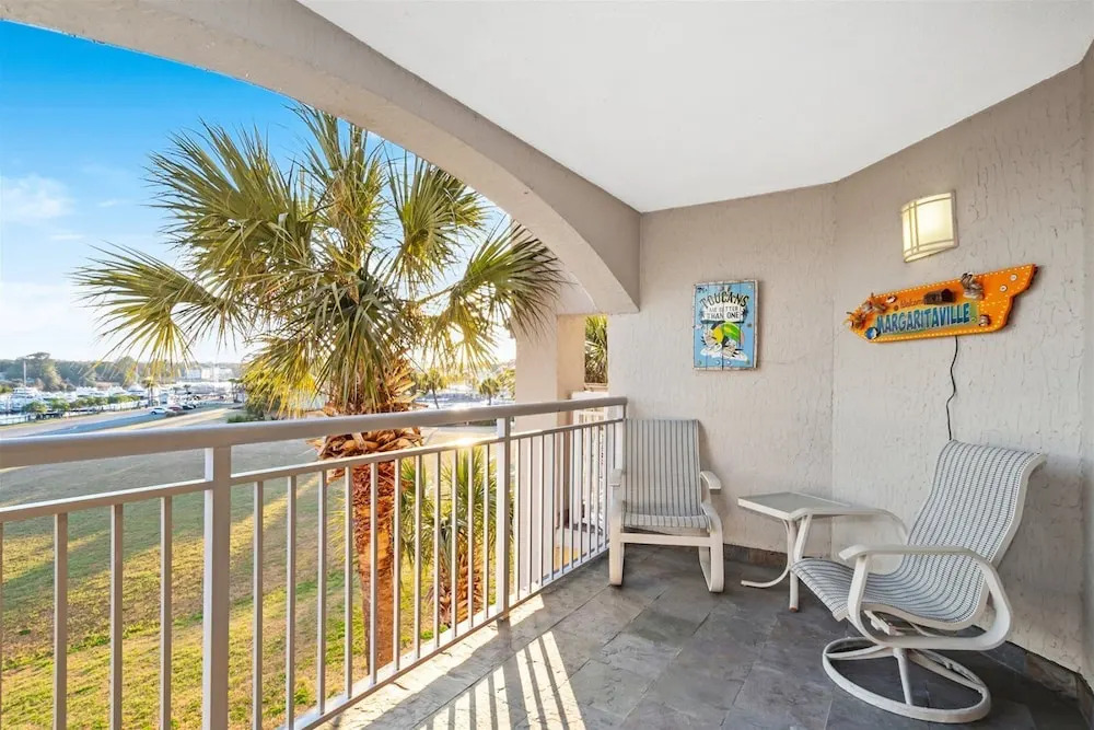 Yacht Club Villas #1-1001