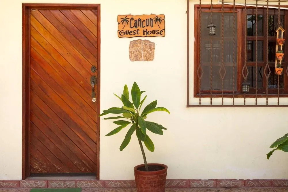 Cancun Guest House 3 near Ado bus terminal and 25 min from-to airport by shuttle