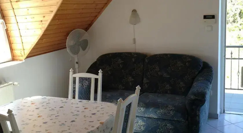 Rozs Ház
