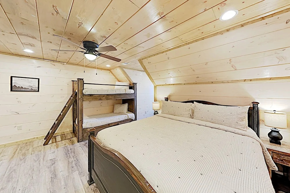 New Listing! Brand-new W/ Private Hot Tub 2 Bedroom Duplex