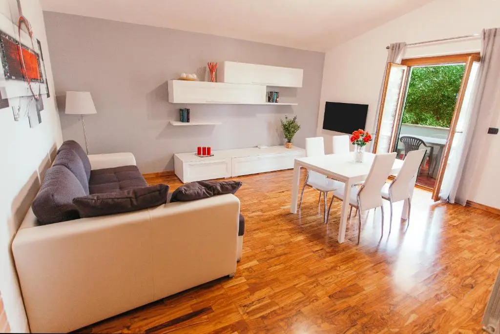 Domus Leonardo-Private Free Parking