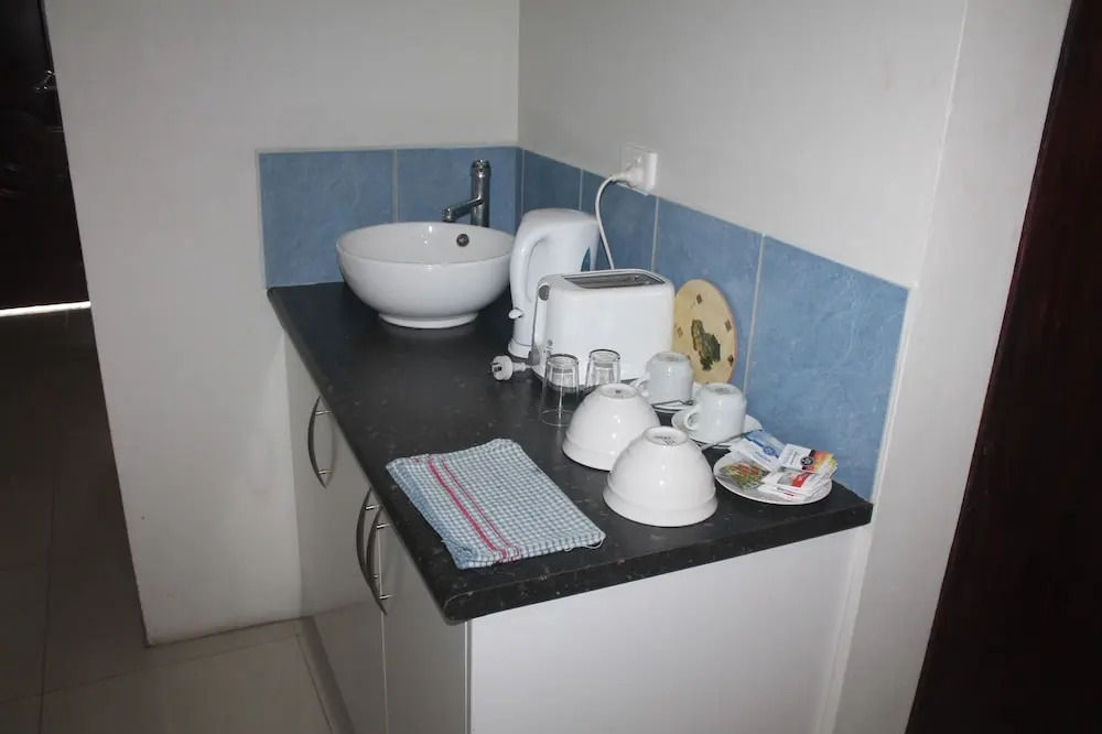 Shalini Garden Hotel & Apartments