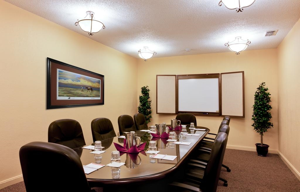Value Suites Extended Stay - Arlington