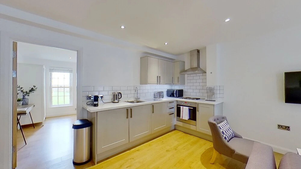 BookedUK - Cosy but spacious apartment