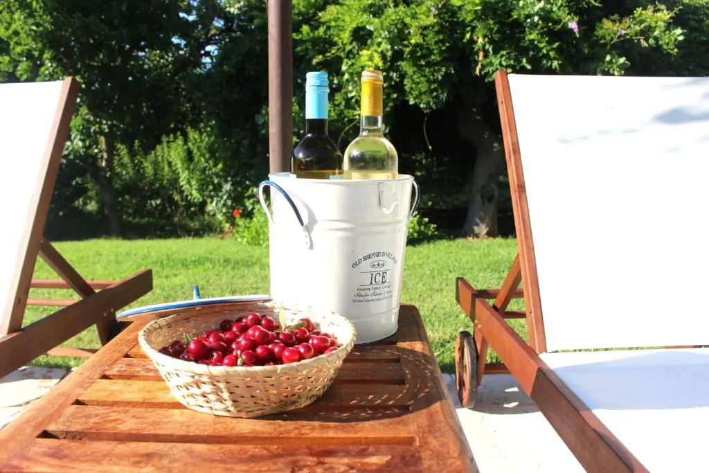 Villa Alkyon - Dreamy 3BR, Pool & BBQ next to Varnavas Beach