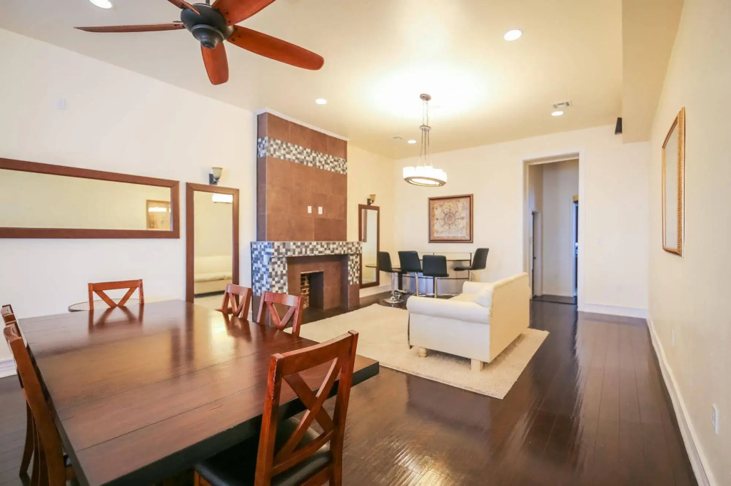 Downtown Spacious Suites by Hosteeva