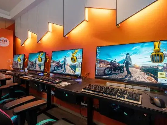 Yuyue Esports Hotel (Shanghai Hongqiao Airport Hangzhong Road Subway Station Store)