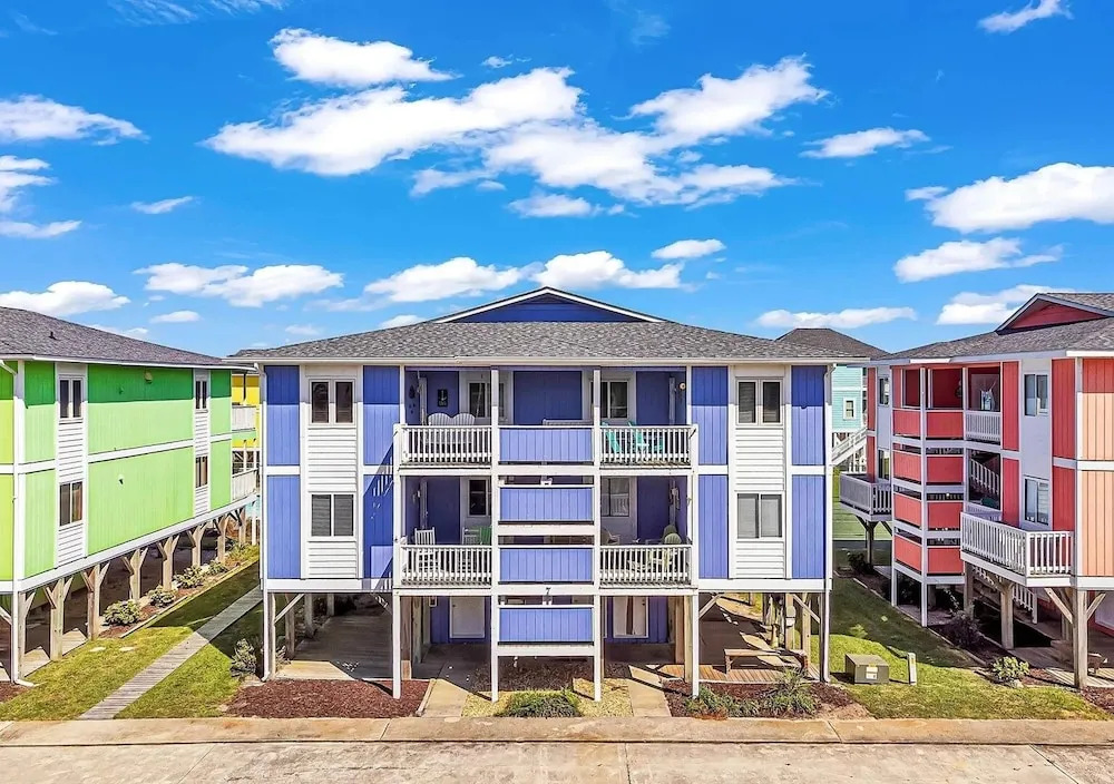 Seven Seas-7c 2 Bedroom Home by RedAwning