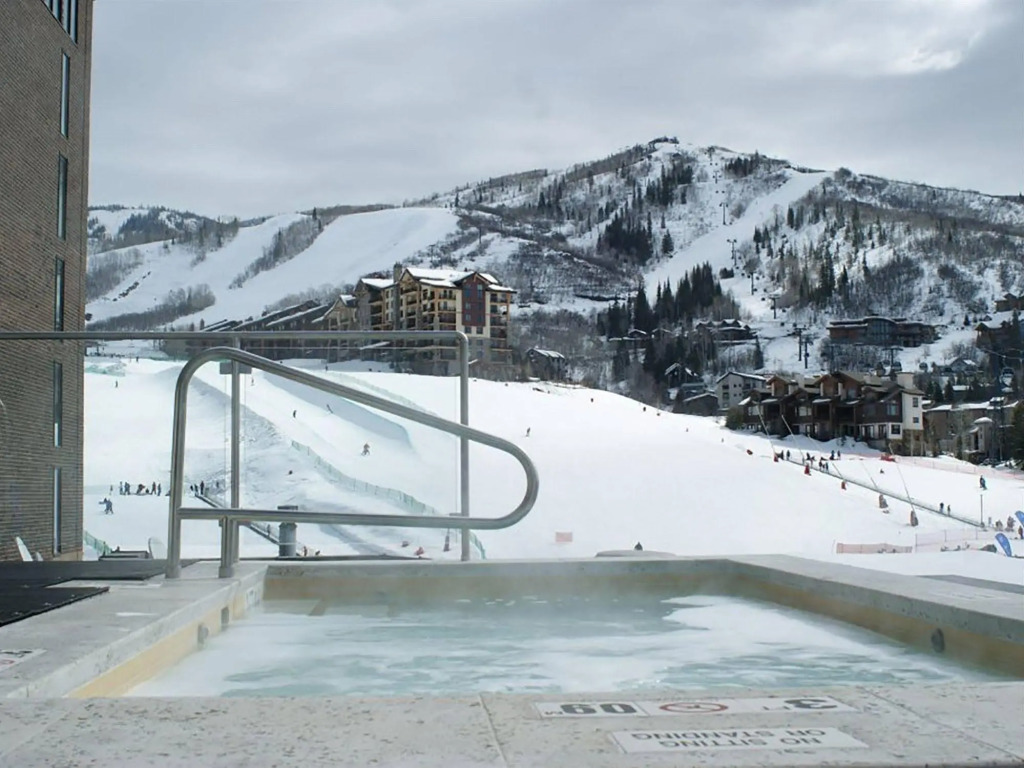 Gondola Square Condominiums
