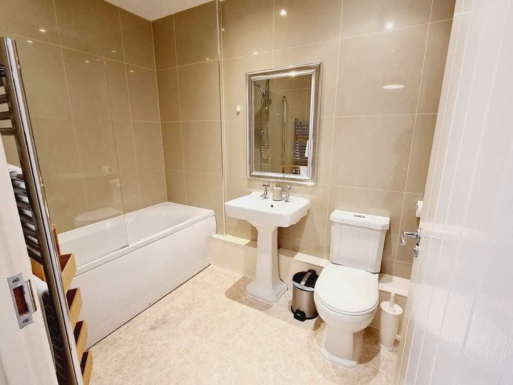 Off the Hook - Luxury Beach Apartment - Sleeps 4