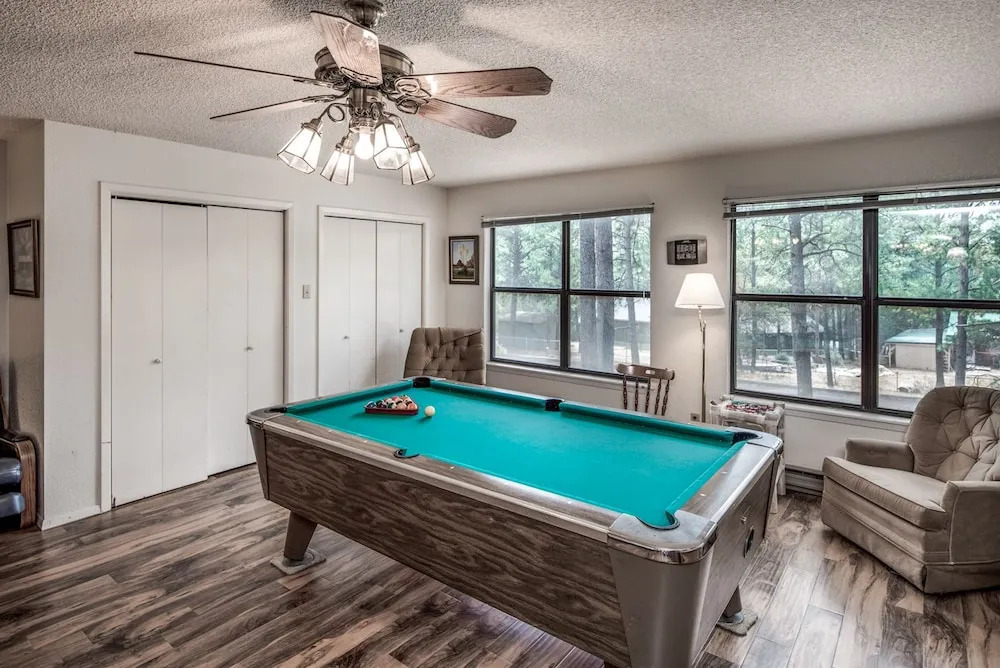 Aztex Retreat - Three Bedroom Cabin