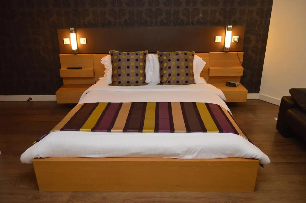 Hotel No 8