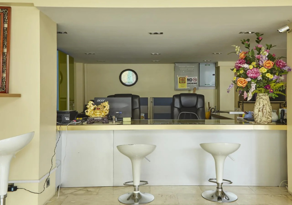 Sukhum Khaosan Au Bon Hostel