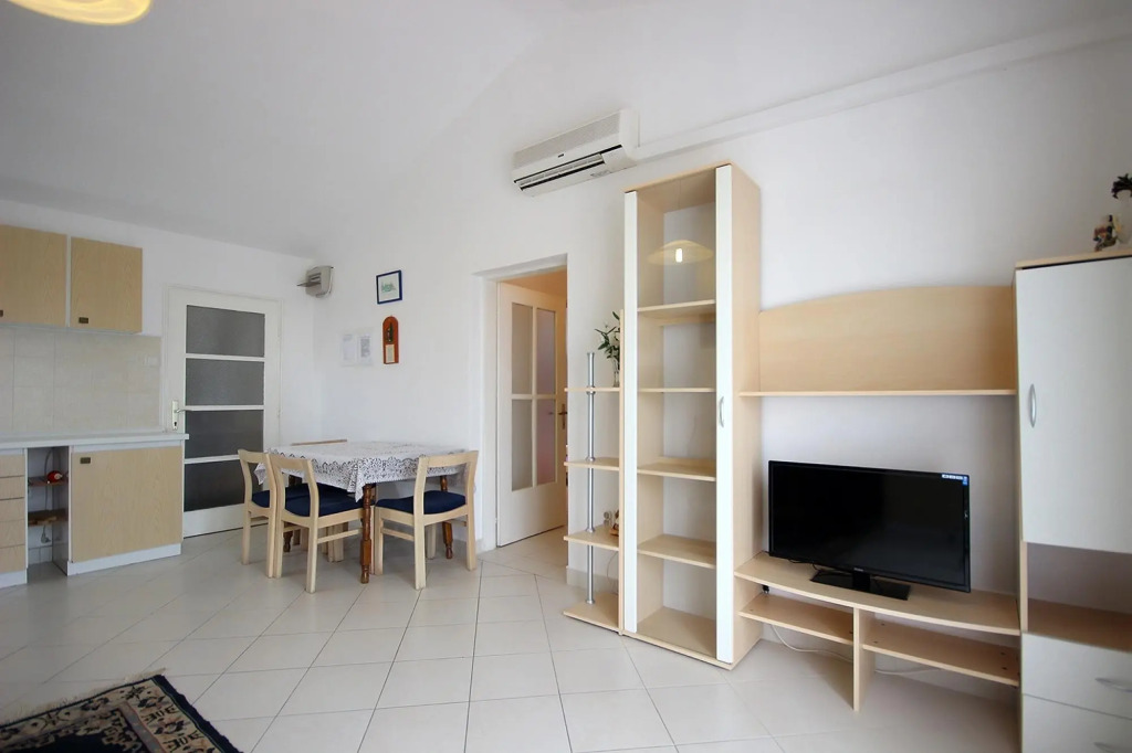 Ornelia - 70 m from beach - A1 veliki(4+2)