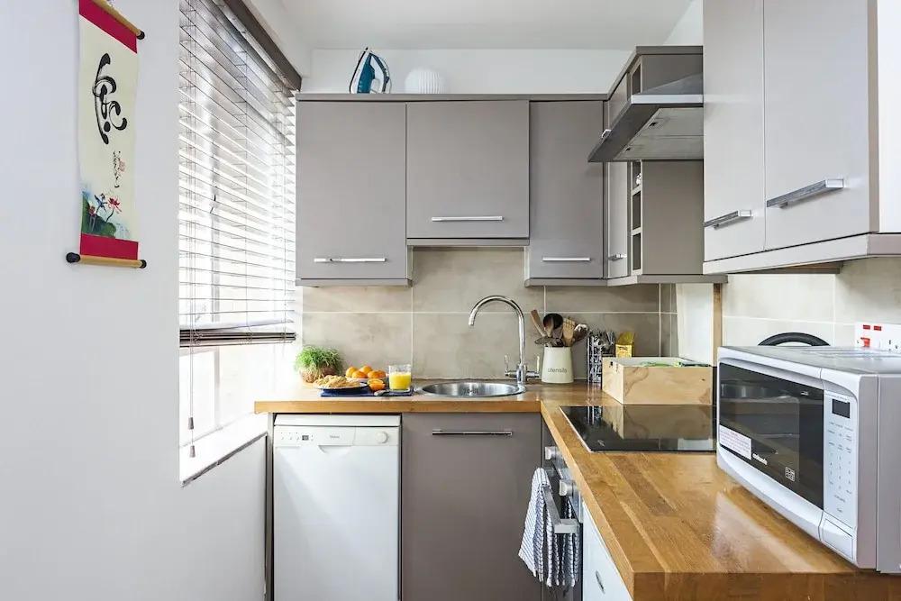 Studio Flat near Victoria Station