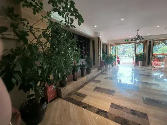 Longli Yurun Galaxy Hotel