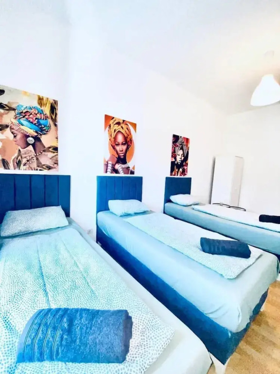 Spacious 4 BR Apt Perfect for Groups