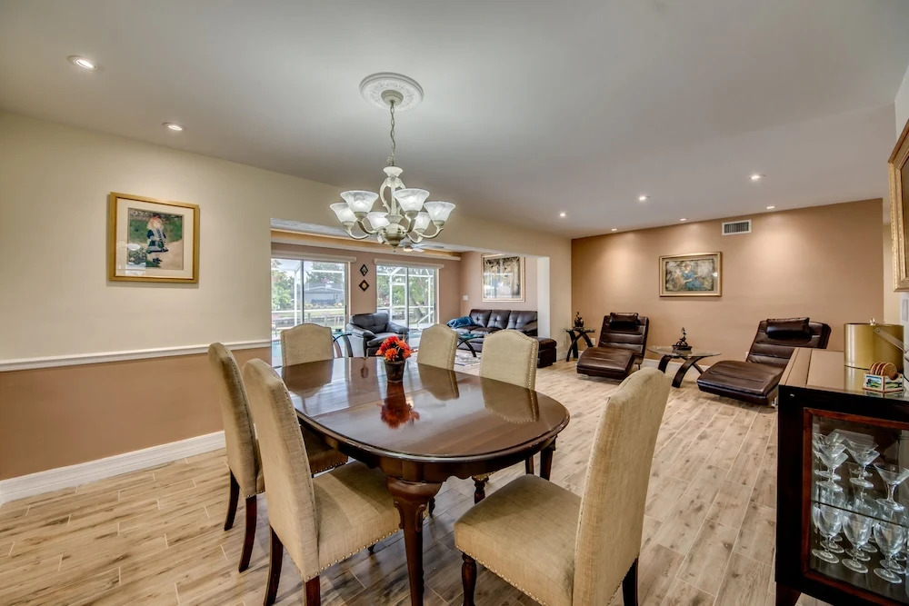 Villa Lux and Lavish - Cape Coral - Roelens Vacations