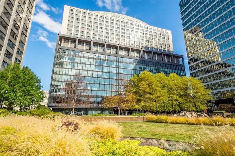 Cozysuites Modern 1BR PPG Paints Arena Pitts