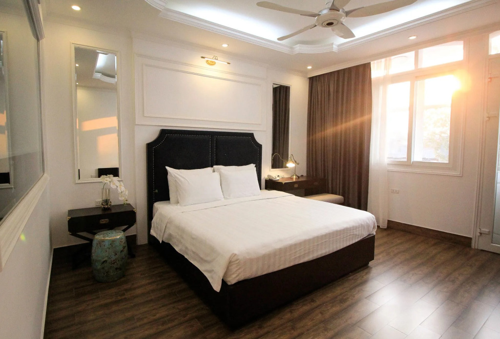 Golden Rooster Hotel