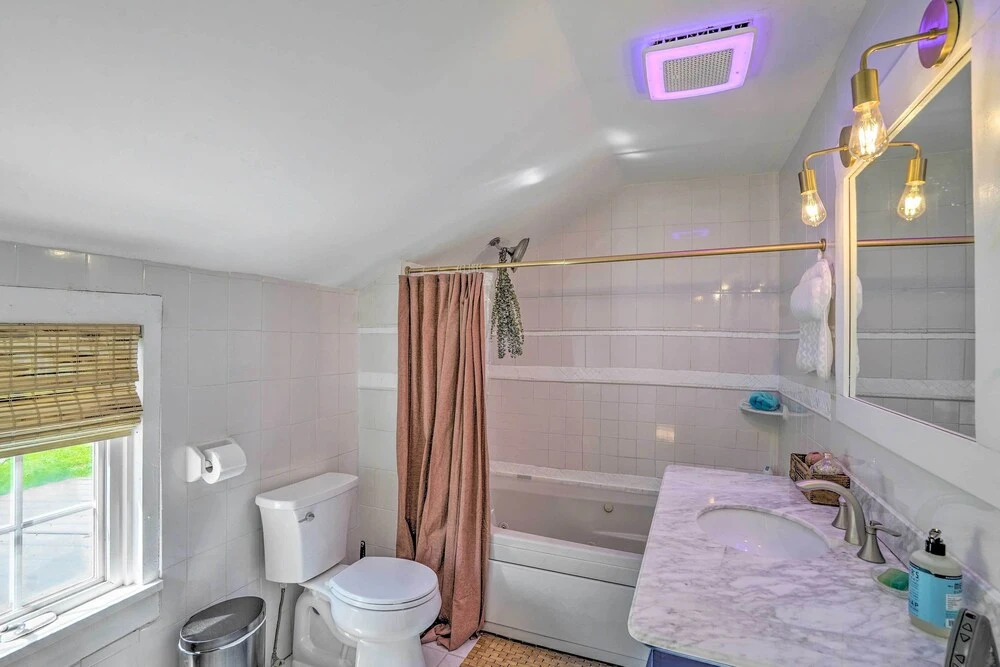 Eclectic Troy Home w/ Hot Tub - Pet Friendly!