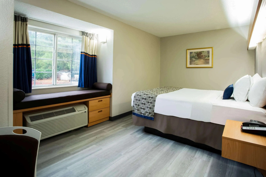 Microtel Inn & Suites by Wyndham Southern Pines Pinehurst
