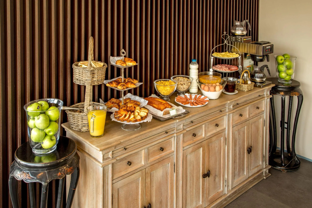 The B Place Hotel